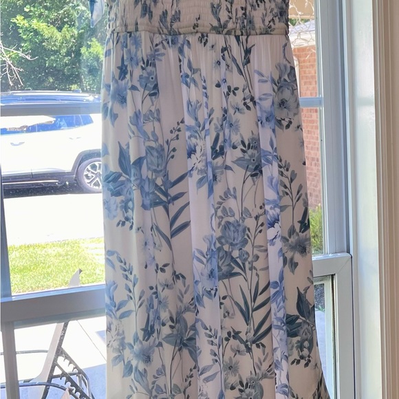 Gorgeous Floral Midi Trisha Dress - Picture 2 of 5